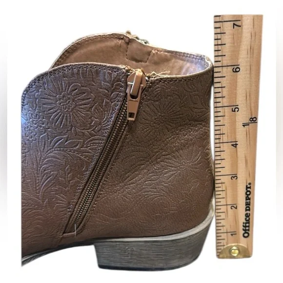 Very G Booties Slip On Side Zipper Closure Tan Womens Size 11 - Picture 13 of 13